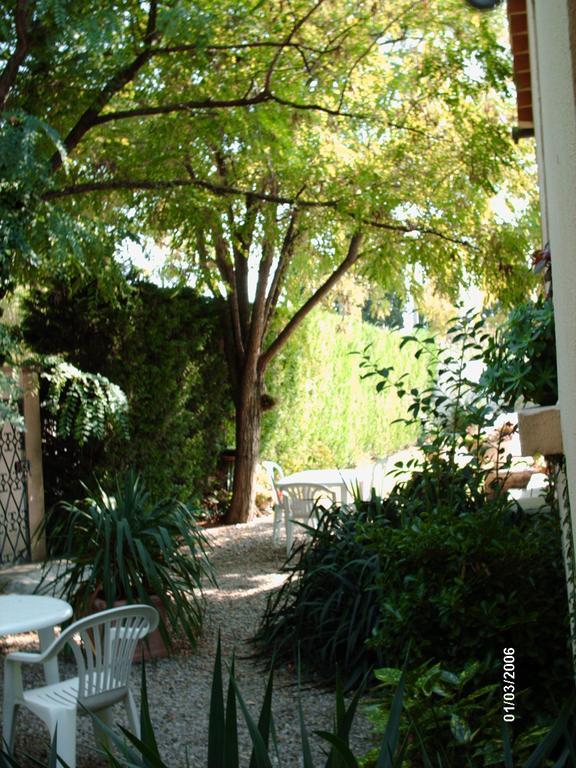Les Tilleuls B&B Orange  Exterior photo
